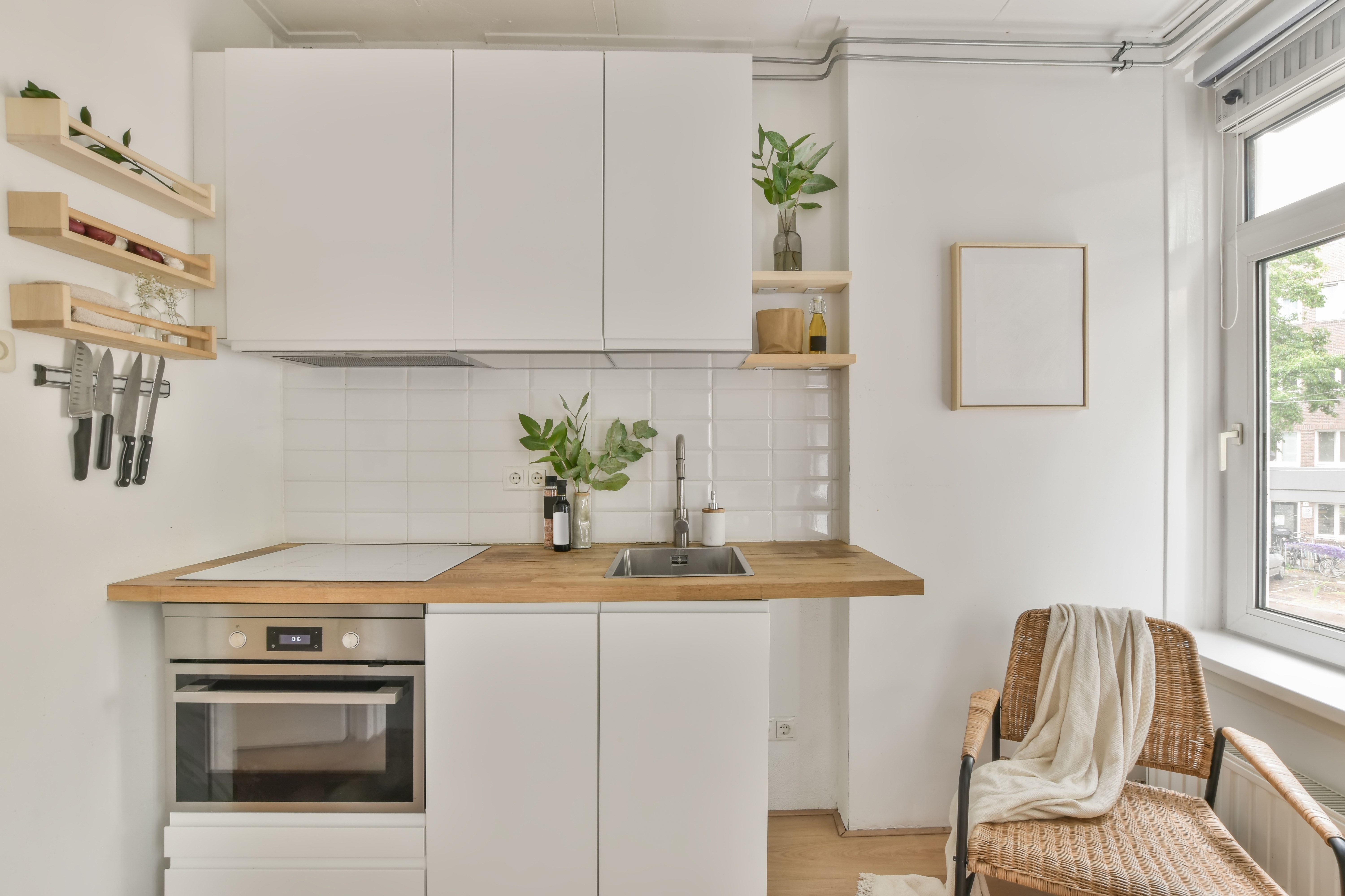 Armário para cozinha pequena: 6 opções compactas para aproveitar o espaço