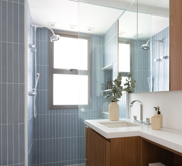 Banheiro azul: como usar a cor, combinações e materiais ideais