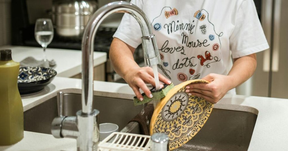 A durabilidade das panelas de cerâmica depende diretamente dos cuidados com o uso e a limpeza — Foto: Pexels/RDNE Stock project/Creative Commons