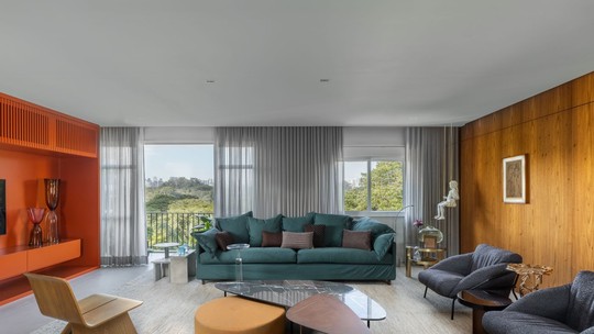 Projeto de reforma de apartamento integra espaços e inclui cores pontuais Projeto de reforma de apartamento integra espaços e inclui cores pontuais