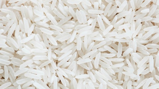 É preciso lavar o arroz antes de cozinhar? Entenda!