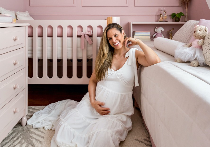 Raquel curte o espaço romântico da filha poucos dias antes da bebê nascer