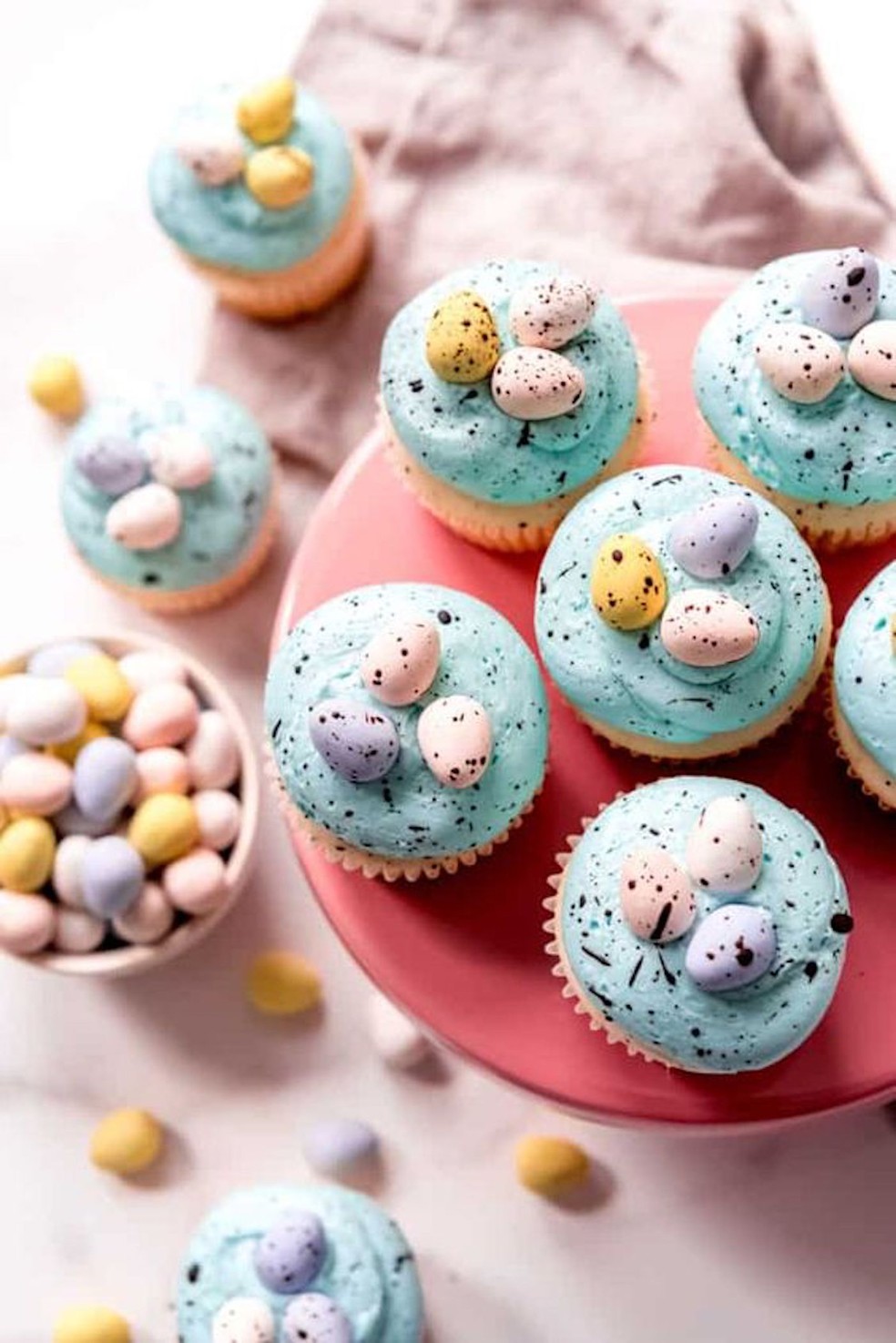 Os doces no tema de Páscoa ajudam a compor a mesa da festa  — Foto: Pinterest / House of Nash Eats / Reprodução