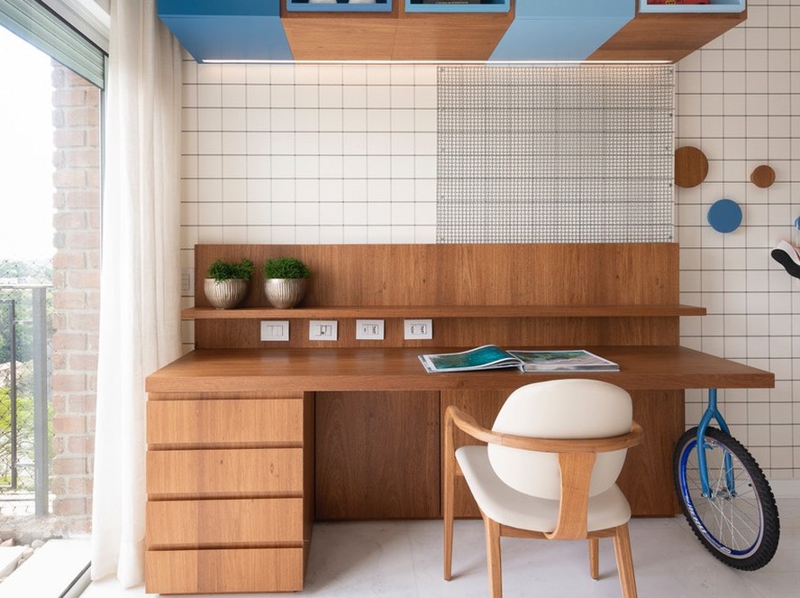 A iluminação adequada no ambiente de estudo ajuda na concentração