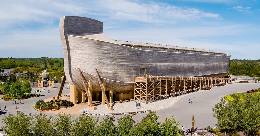 A colossal Arca de Noé de tamanho real tem 155 m de comprimento