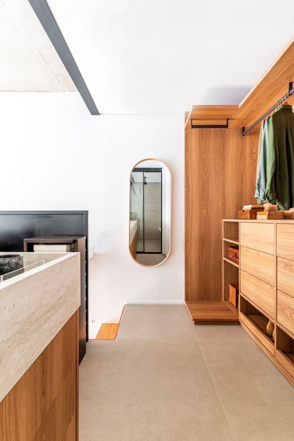 Loft de 97 m² mistura minimalismo e a paixão do morador por design