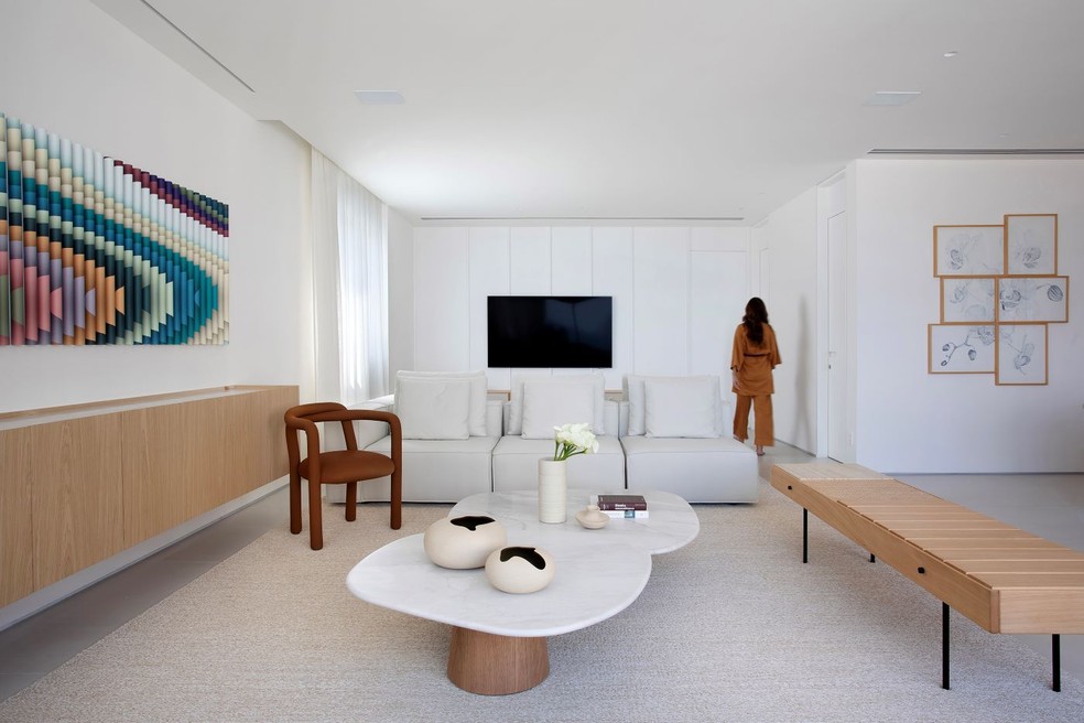 Reforma imprime personalidade minimalista dos moradores em apê de 170 m²