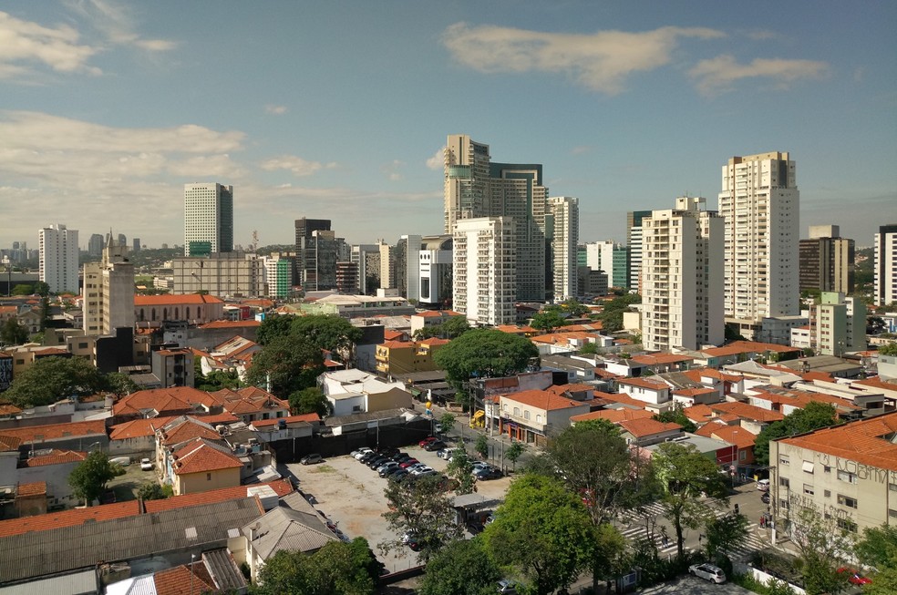 No bairro de Pinheiros, em São Paulo, a pesquisa mostrou que metade dos apartamentos avaliados tinham o preço ofertado abaixo do valor de mercado — Foto: Flickr / Paul / Riismandel 