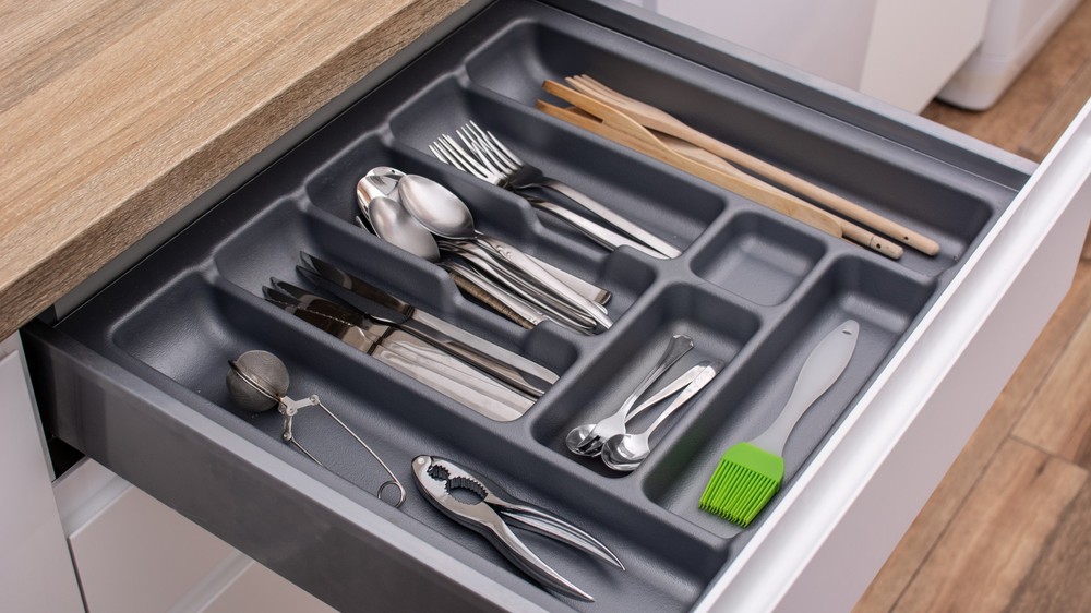 Como organizar os talheres na cozinha de forma prática