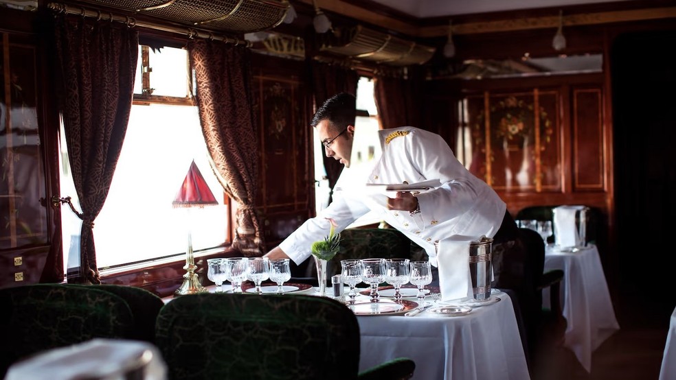 Os menus do trem de luxo Orient Express são elaborados pelo chef francês Jean Imbert — Foto: Belmond / Reprodução