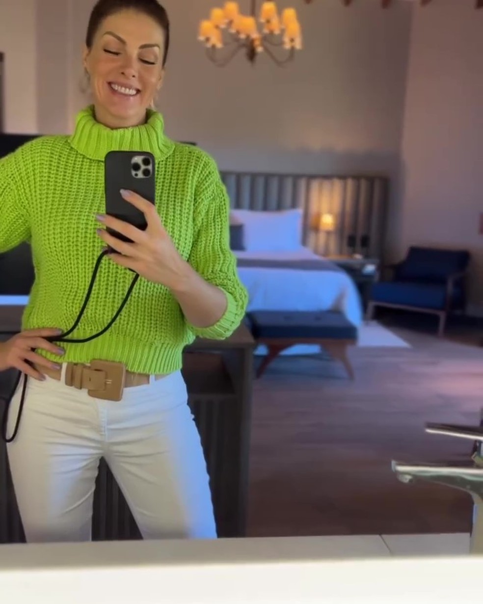 Ana Hickmann em quarto de hotel em Monte Verde — Foto: Reprodução/Instagram