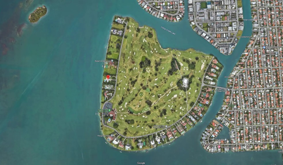 A nova mansão de Jeff Bezos fica em Indian Creek Island, na Flórida — Foto: Google Maps / Reprodução