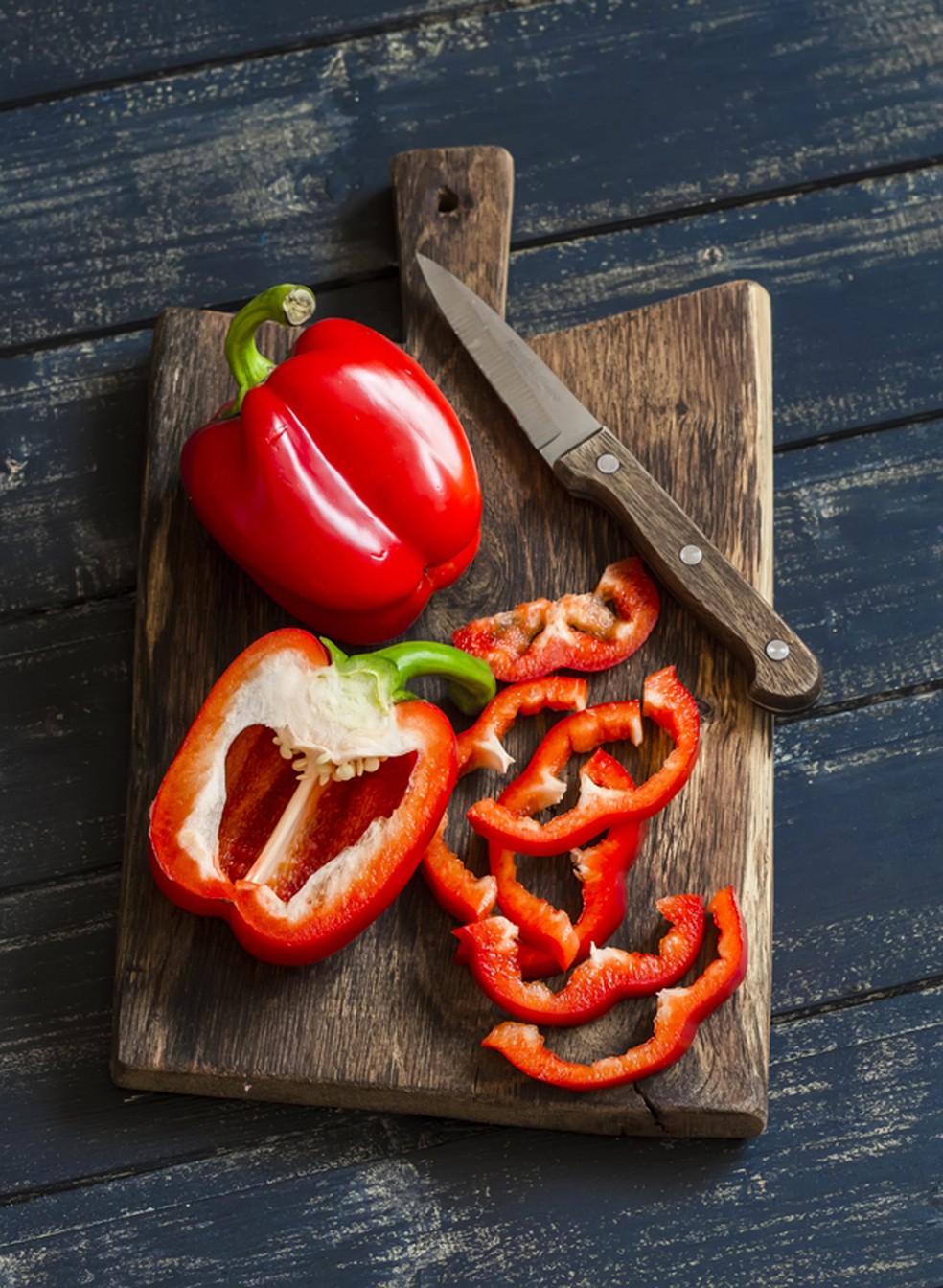 O pimentão vermelho possui maior concentração de vitamina A e zinco — Foto: Thinkstock