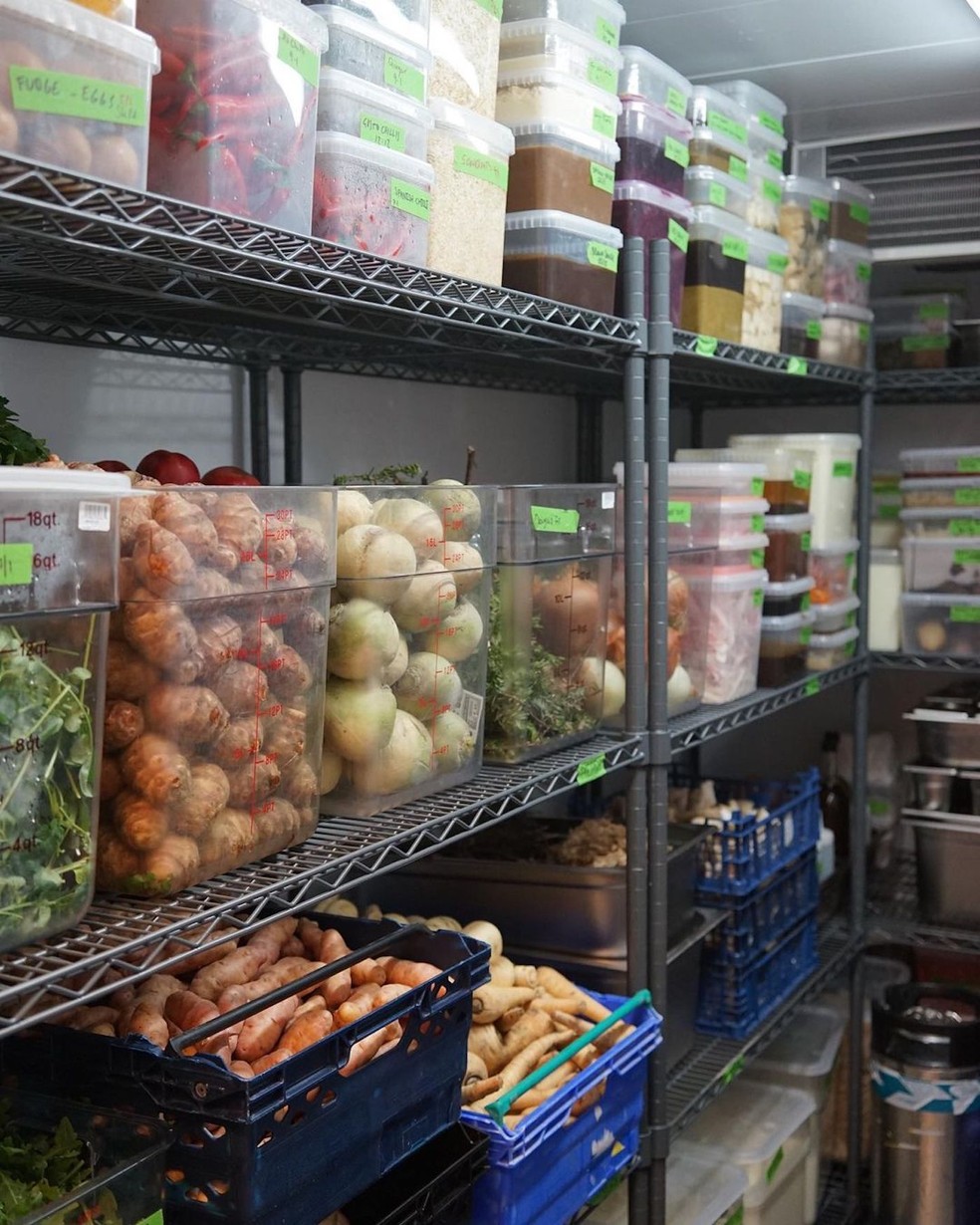 Os alimentos são todos armazenados em embalagens reutilizáveis no Silo London — Foto: Instagram / @silolondon / Reprodução