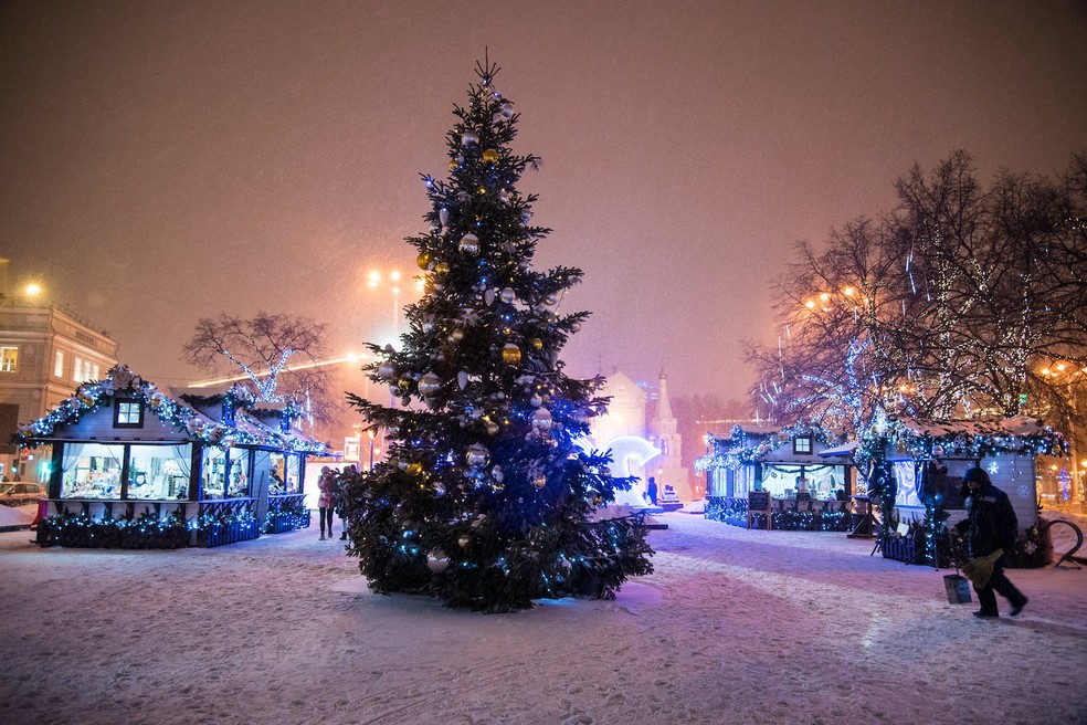 Moscou, na Rússia, abriga um charmoso Natal com neve repleto de luzes e décor especiais — Foto: Flickr / Alexander Wolf / Creative Commons
