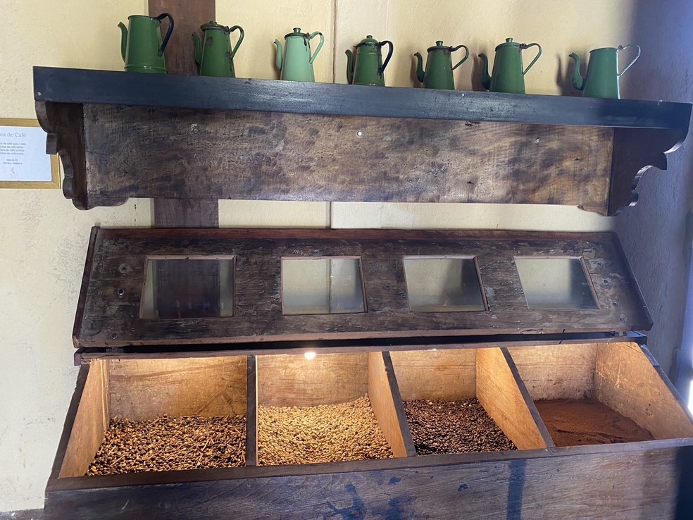 No Museu do Café, você pode acompanhar o processamento dos grãos de café — Foto: Simone Barros / Divulgação