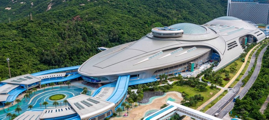 A 'nave espacial' futurista do parque Chimelong Spaceship quebrou sete recordes mundiais