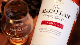O The Macallan Classic Cut 2023 Edition (R$ 1,5 mil) é uma bebida de edição limitada com notas intensas de frutas maduras, baunilha, especiarias e toques sutis de carvalho tostado — Foto: The Macallan / Divulgação