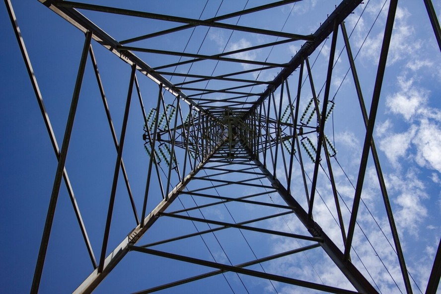 As redes inteligentes tornam o sistema mais sustentável, beneficiando tanto as empresas de energia quanto os consumidores