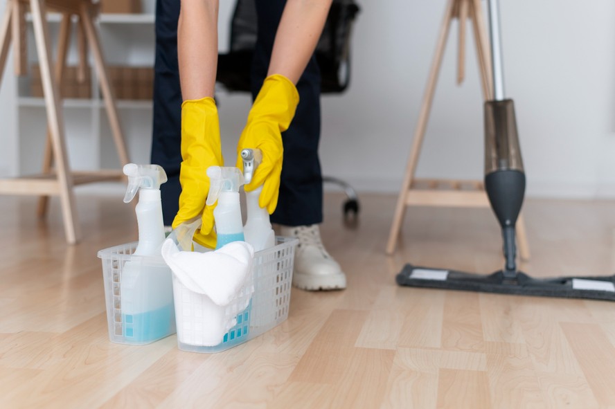 Muitas pessoas reproduzem comportamentos durante a limpeza que não são indicados e podem acabar prejudicando a higienização ou a integridade de superfícies