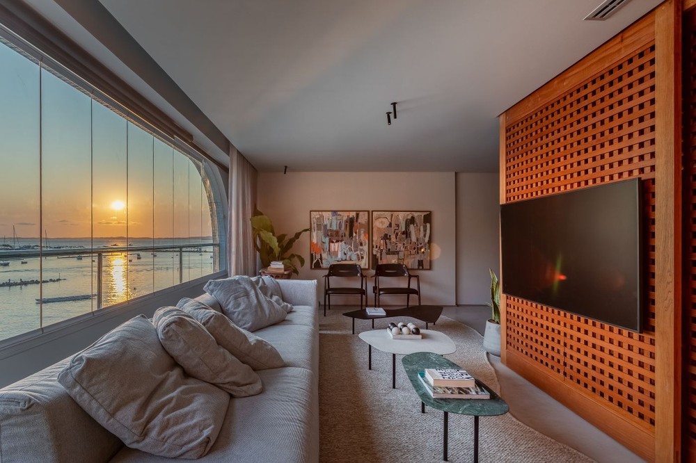 Como fazer a TV ficar bonita na sala de estar: dicas + 40 inspirações