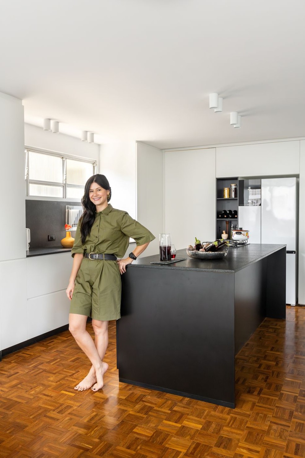 Apartamento de arquiteta é reformado para ser refúgio pessoal e hospedagem