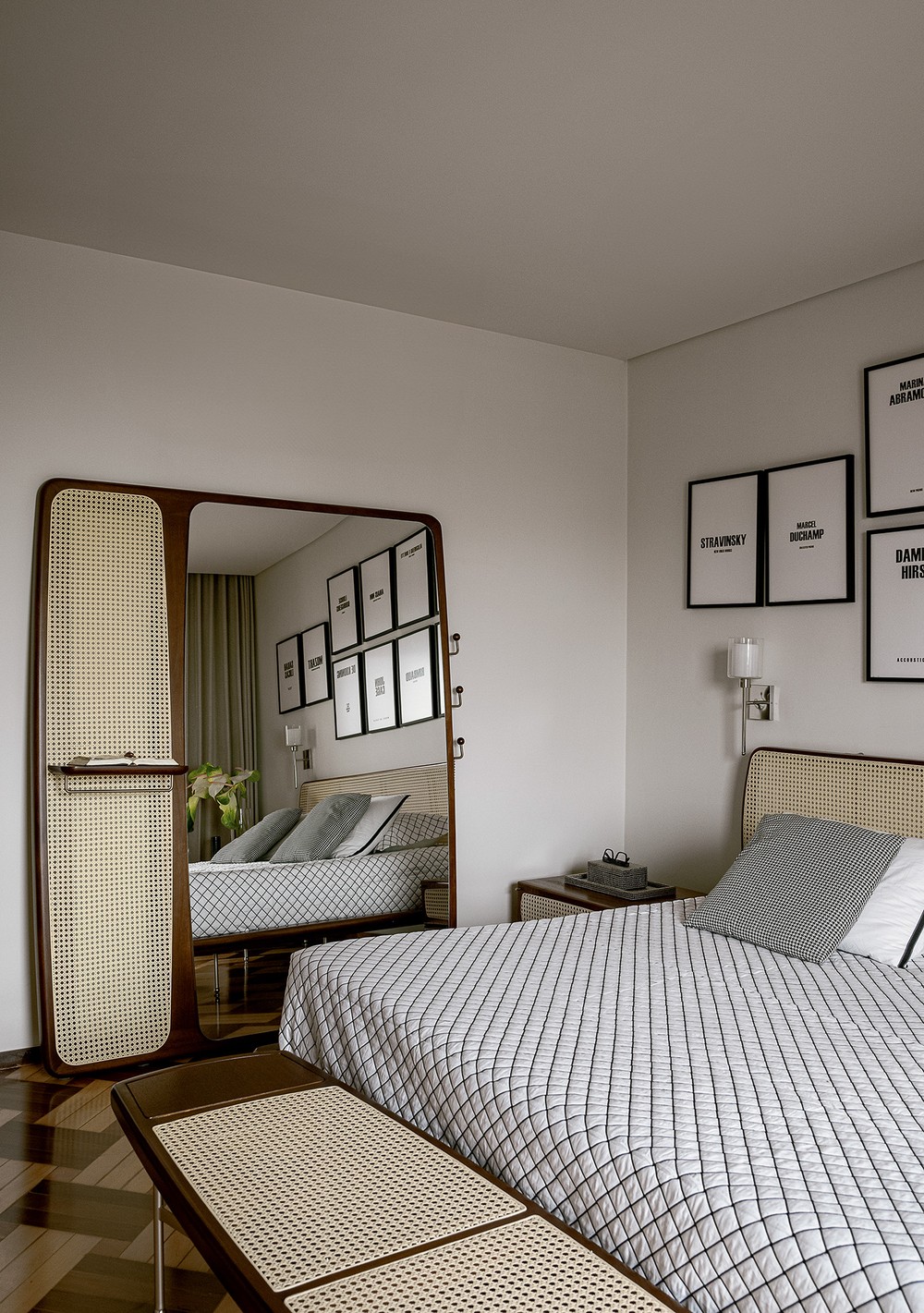 Apartamento da década de 60 mescla peças de design contemporâneo e vintage