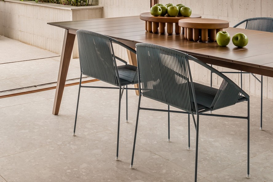 Cadeira Espaguete: como uma trama de PVC a tornou ícone do design