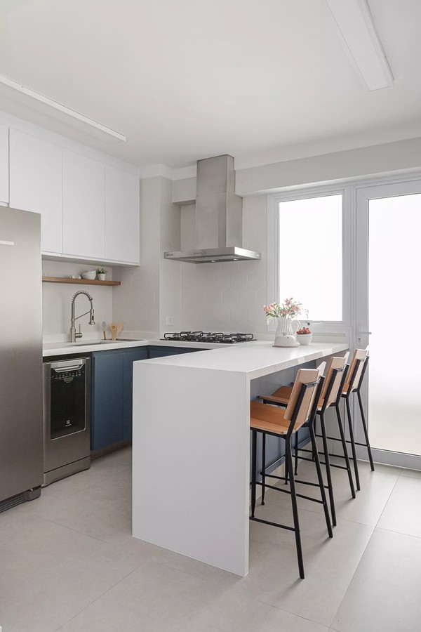 Península na cozinha: 17 projetos bem resolvidos para se inspirar!