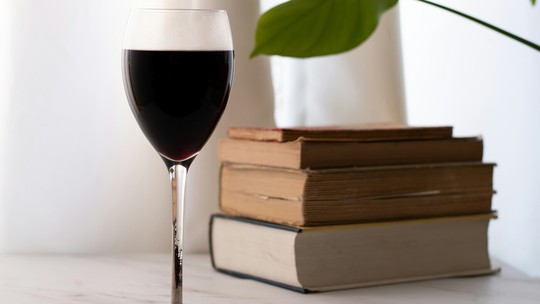 6 livros para você se tornar um especialista em vinhos; veja!