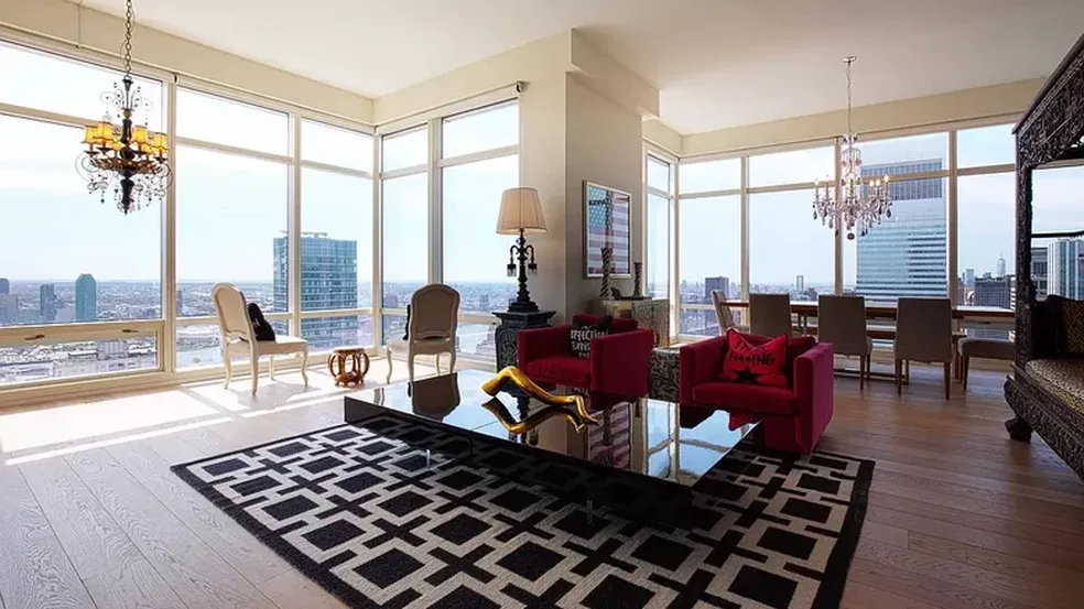 Apê em NY, mansão em ilha privada e casa rústica: relembre lugares onde ...
