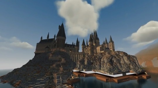 Jogador leva 7 anos para construir o castelo de Hogwarts no Minecraft; detalhes impressionam!