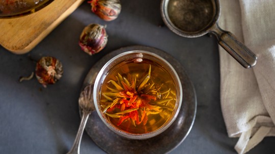 Celebre a primavera com o "Blooming Tea", o chá de floração