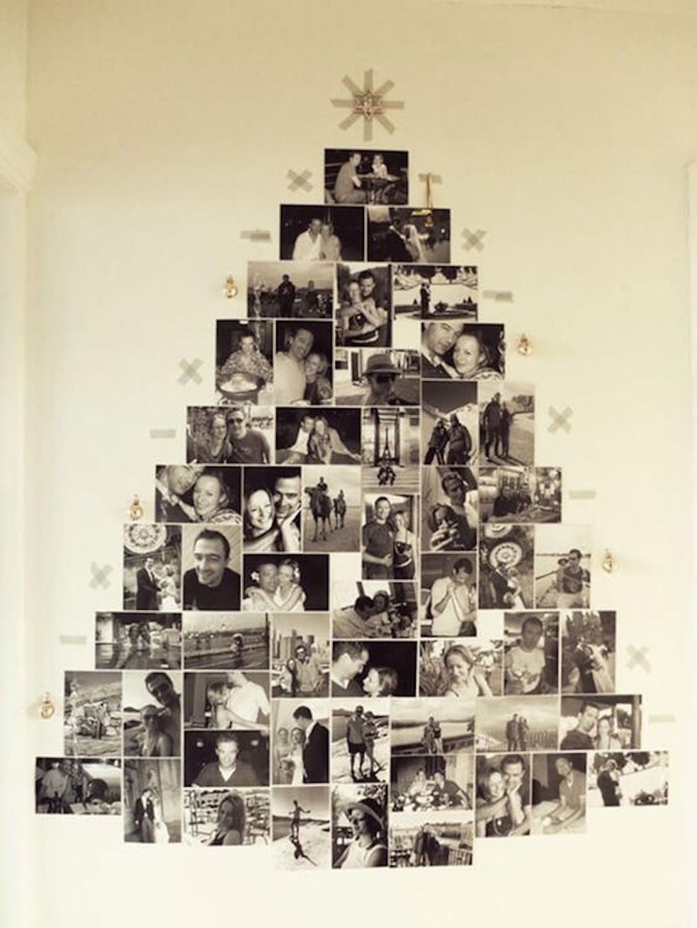 Feita de fotografias, a árvore de Natal pode ficar em qualquer cantinho da casa — Foto: Pinterest / Reprodução