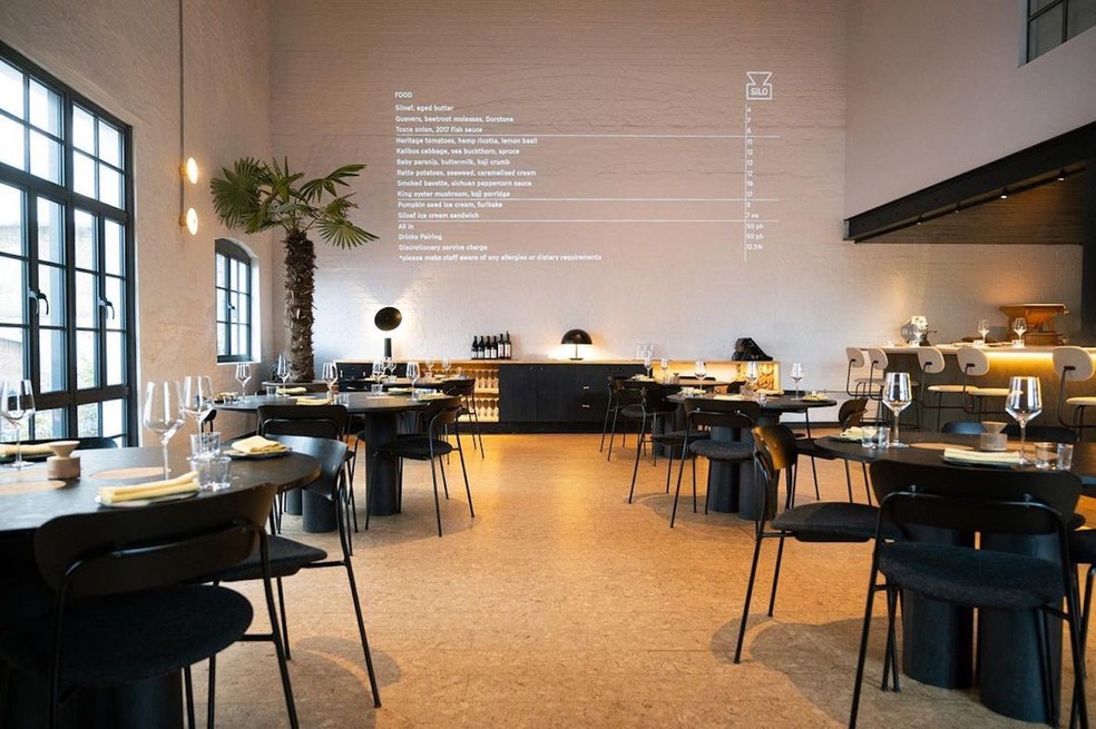 O restaurante Silo London foi montado com móveis reutilizados e tem um design premiado — Foto: Instagram / @silolondon / Reprodução