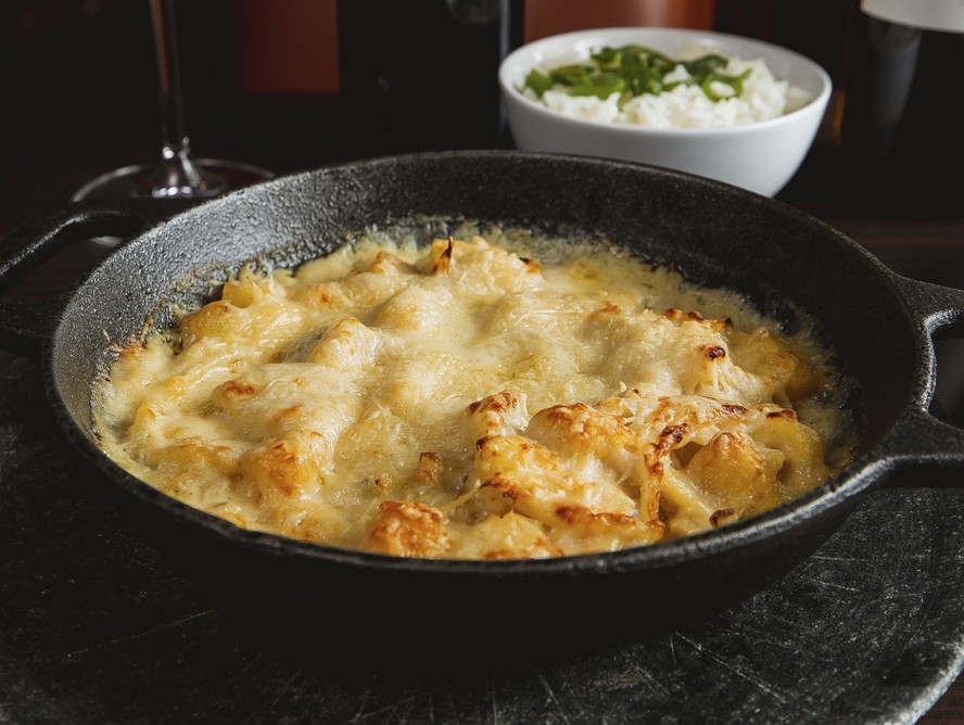 Como fazer bacalhau ao molho bechamel gratinado Gastronomia Casa e