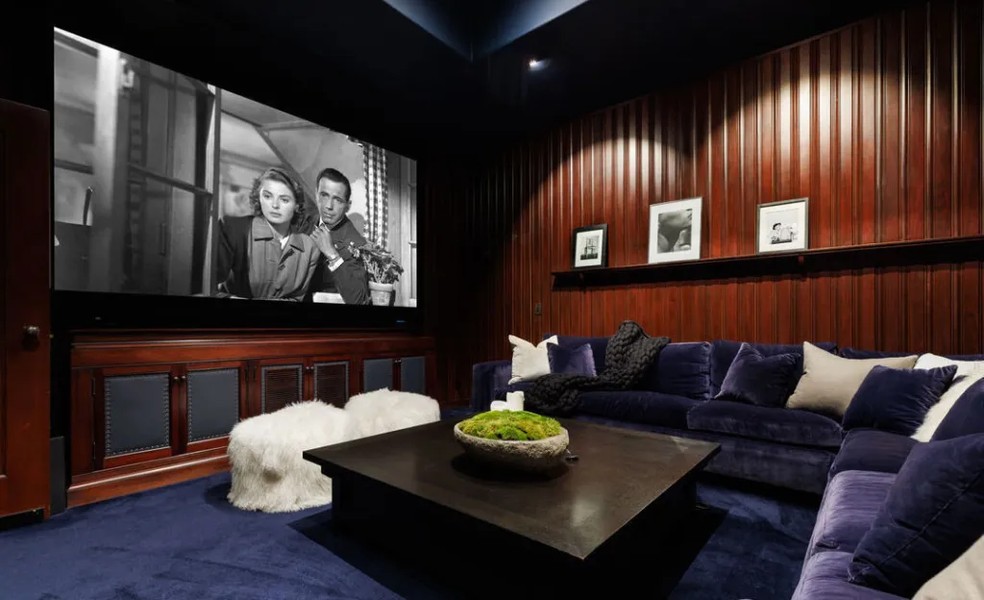 Johnny Galecki vende mansão em Los Angeles por R$ 60 milhões