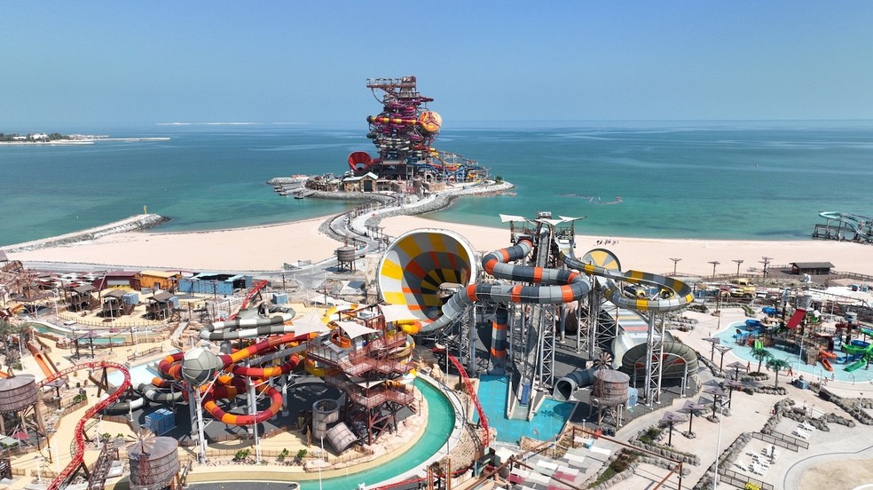 A Icon Tower fica em uma pequena ilha dentro do Meryal Water Park, no Catar — Foto: Meryal Water Park / Divulgação