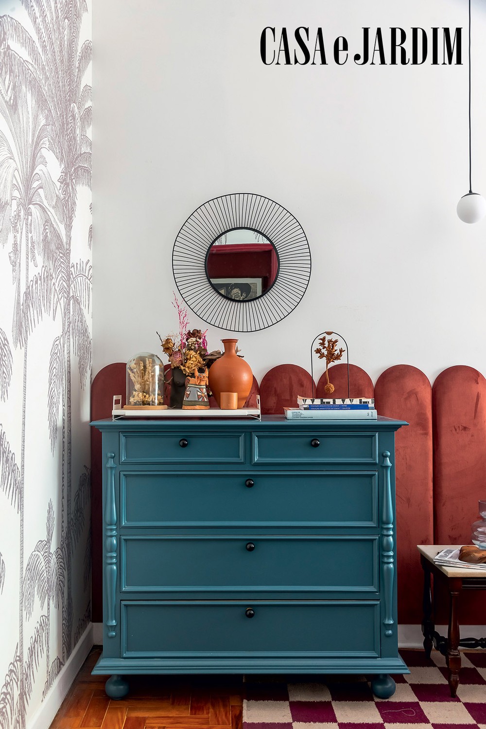 Stephanie Ribeiro mostra a decoração colorida de seu apartamento em SP