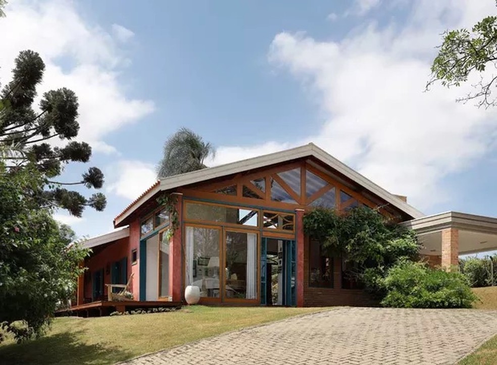 O escritório Juliana Fabrizzi Arquitetura assinou esta casa de 260 m² de área construída em um terreno de 2 mil m² em Botucatu, no interior de São Paulo — Foto: Marco Antonio/Divulgação