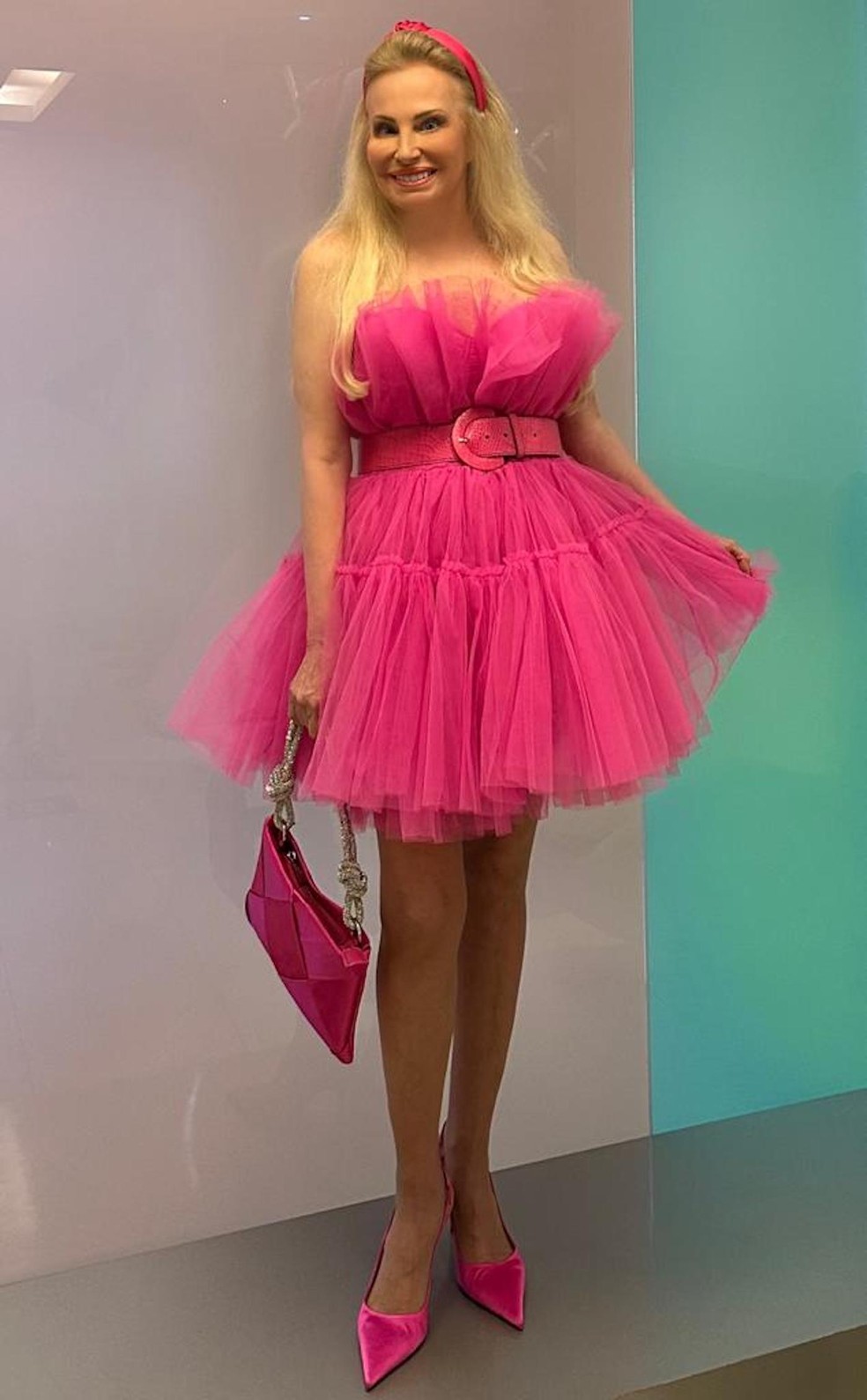 Brunete Fraccaroli vestida de Barbie para assistir ao filma da boneca mais famosa do mundo — Foto: Brunete Fraccaroli / Arquivo Pessoal