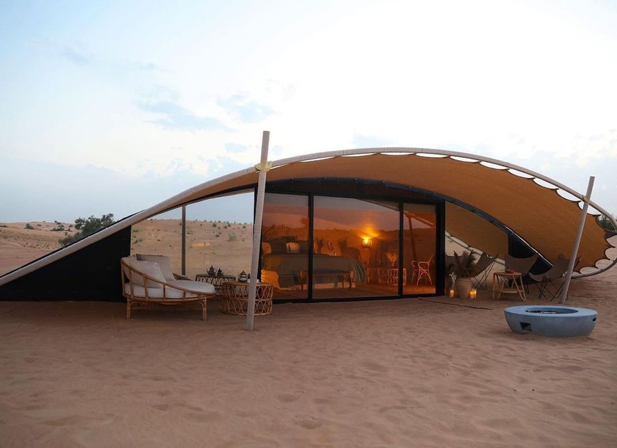 Construídas em formato de meia-lua, como uma duna, o complexo tem projeto do arquiteto Gianni Ranaulo