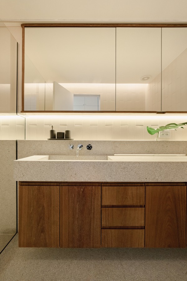Armário de banheiro com espelho: 49 ideias para compor a sua decoração