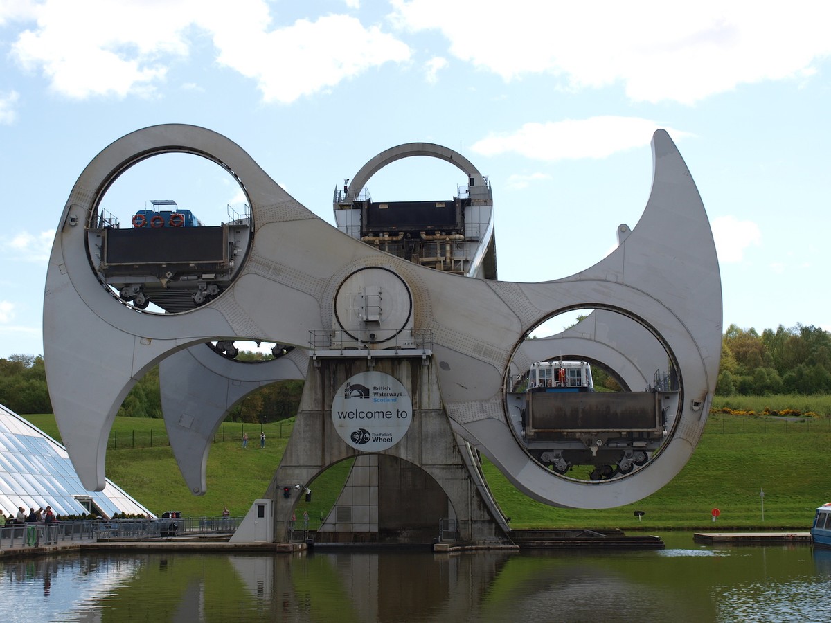 Elevador para barcos de 35 m de altura na Escócia é obra de engenharia