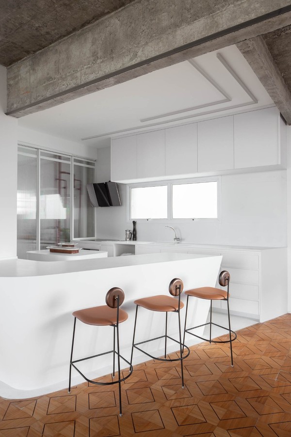 Península na cozinha: 17 projetos bem resolvidos para se inspirar!