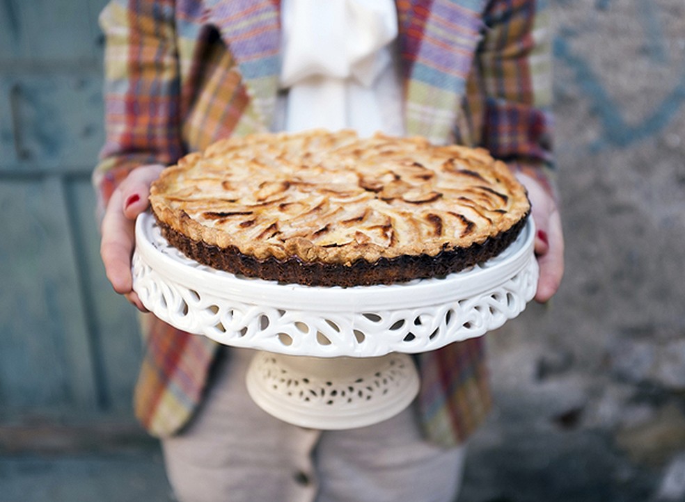 Receita de torta de maçã caramelada com cachaça envelhecida — Foto: ThinkStockPhotos