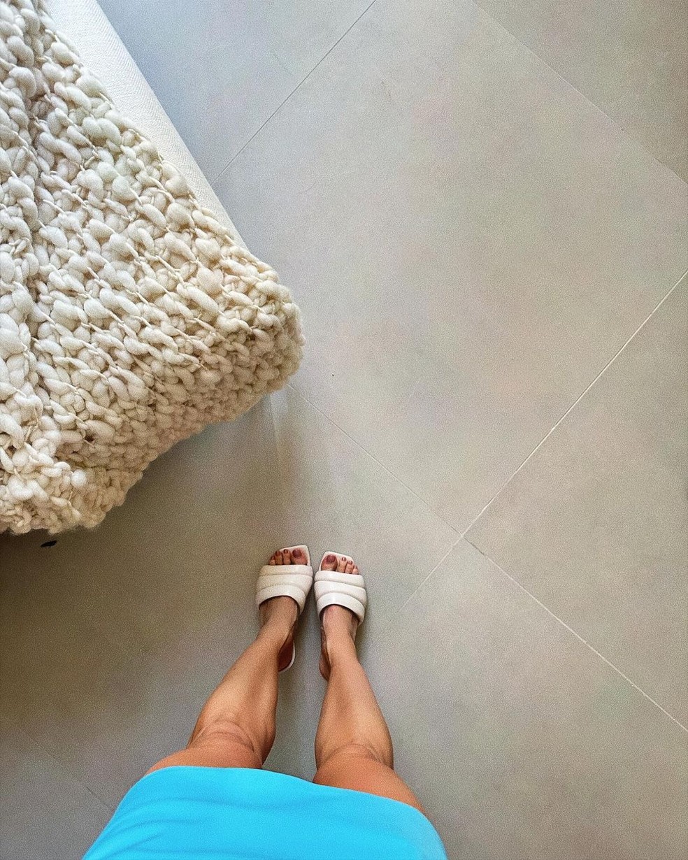 Monique Alfradique mostra piso da nova casa — Foto: Instagram / Reprodução
