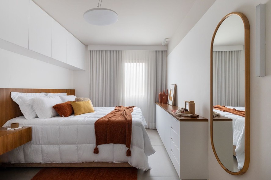 Quarto com espelho na parede: onde colocar, modelos e 45 inspirações ...
