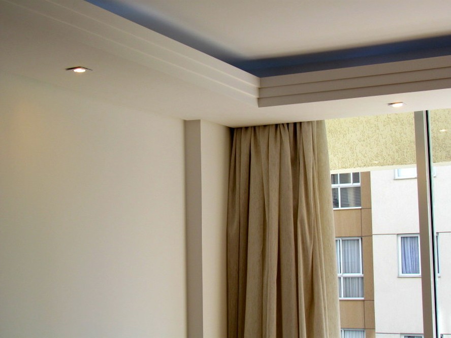 Confira os principais tipos de cortineiro e como usá-los na decoração