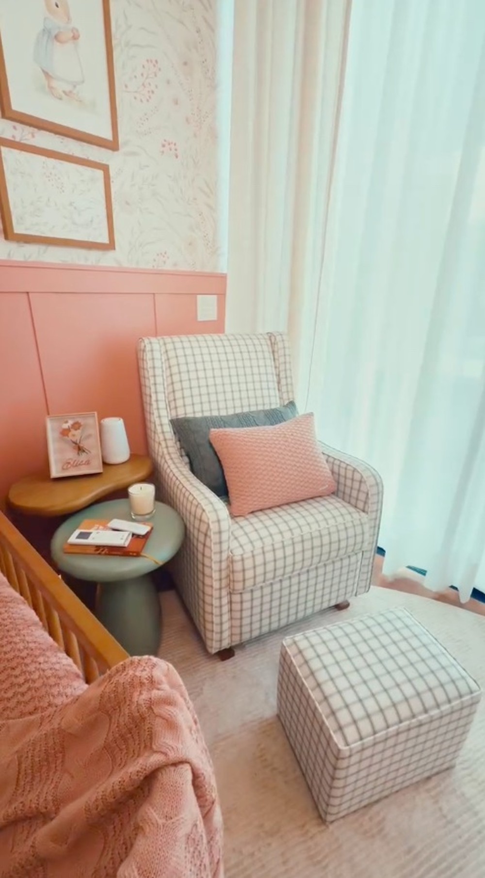 Niina Secrets mostra a decoração do quarto da filha Elisa